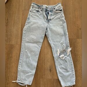 Abercrombie high rise mom Jean 26 R